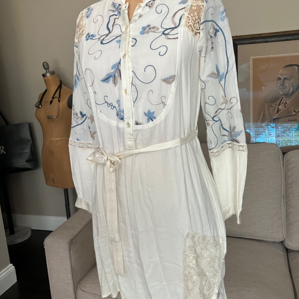Dress - Picture 2 of 8